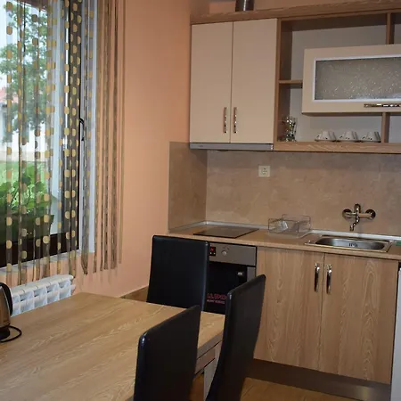 Луксозна вила две Кирково