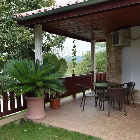 Луксозна вила две