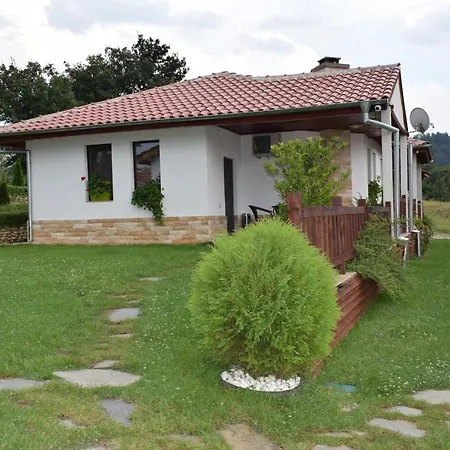 Луксозна вила две Кирково