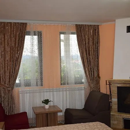 две Луксозна вила *