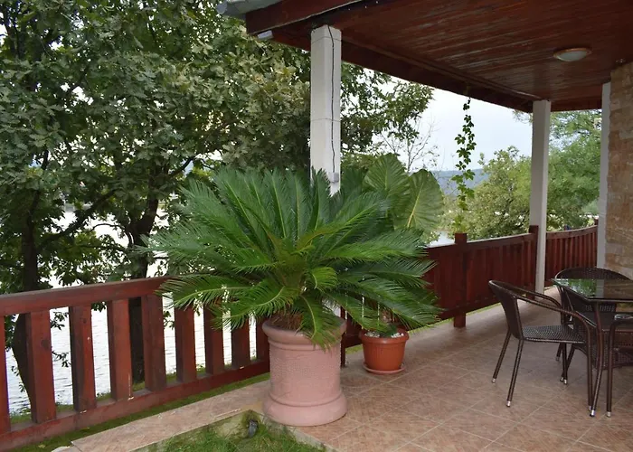 Two * Κίρκοβο